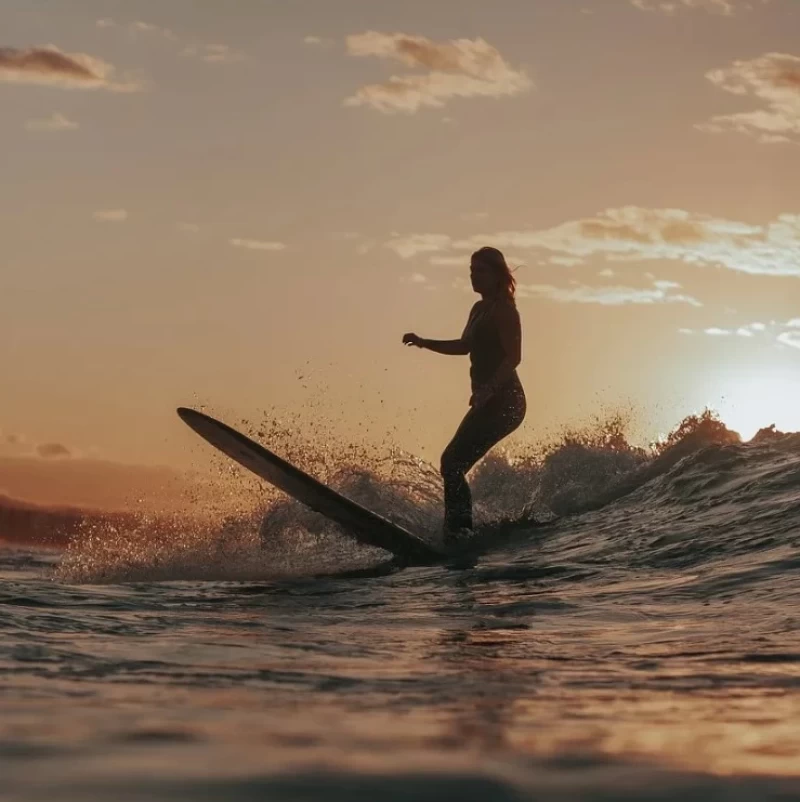 Surf & Chill: Dein Surfcamp im Süden Teneriffas