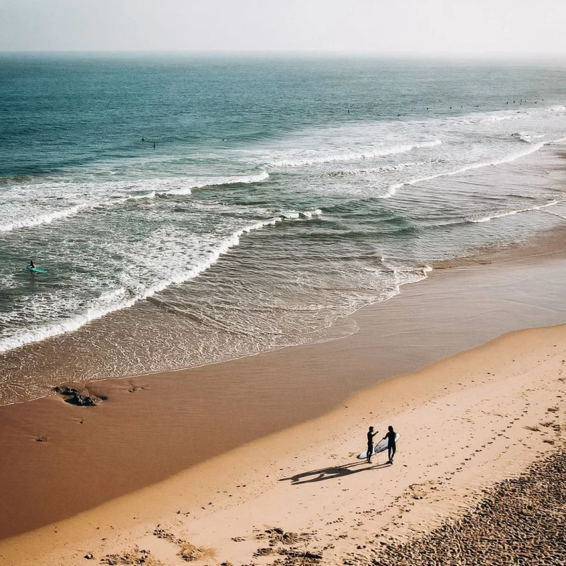 Surfhaus am Strand vor Lissabon: Eure unvergessliche Klassenfahrt