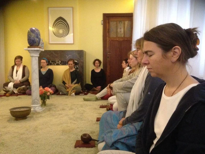 Schritt in die Stille: Veganes Nâm Stille-Meditations-Retreat