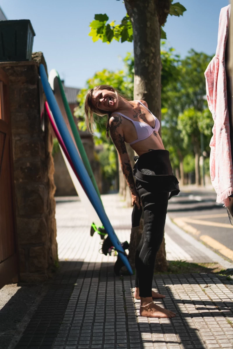 Surfcamp nahe Zarautz: Surfen & Yoga am Tag - Party in der Nacht