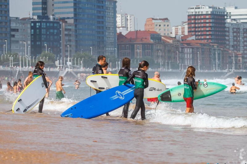 Surf camp in charming Gijón - Experience the magic of the Cantabrian!