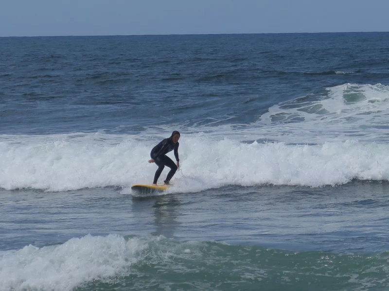 Surfen an den besten Beachbreaks Europas im Einklang mit der Natur - 1/2