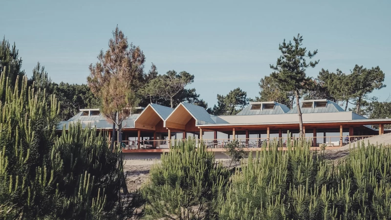 Surf- & Yoga-Urlaub im Eco-Hotel am unberührten Sandstrand