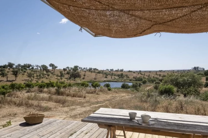 Reconnect & Recharge: Yoga in der weiten Natur Alentejos