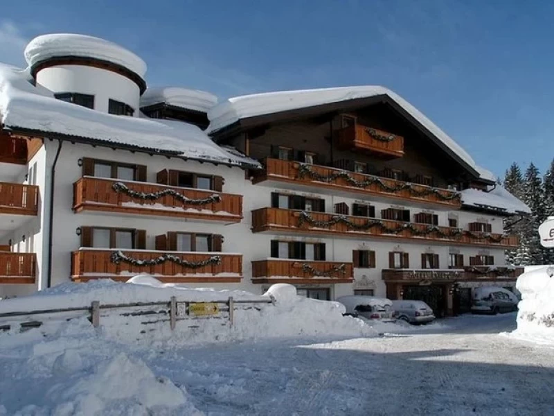 Alpine Balance: Skifahren und Yoga im Herzen der Dolomiten