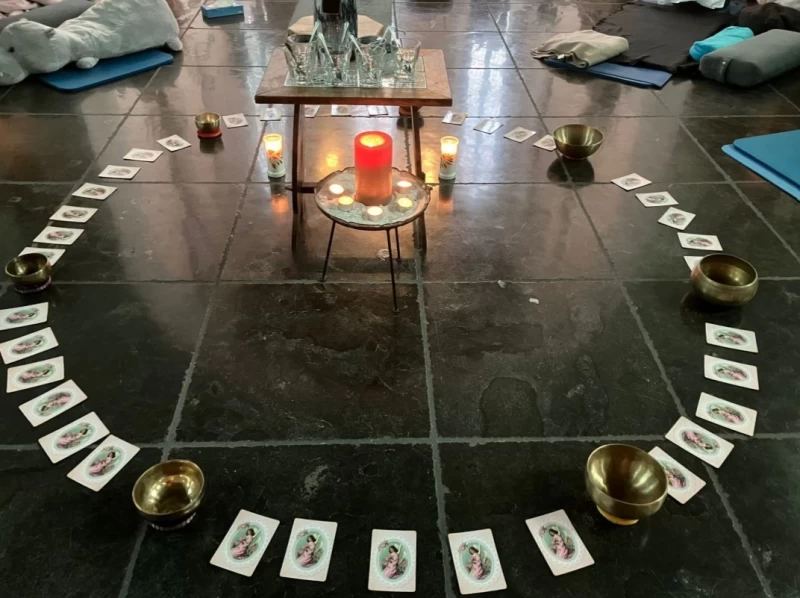 Yoga-Wochenende im spirituellen Ambiente der Bonifatius Kirche