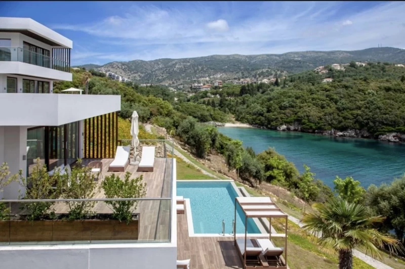 Yoga- und Wander-Retreat in einer traumhaften Villa in Griechenland