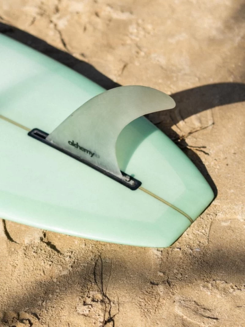 Tanz auf dem Wasser: Longboarding-Retreat im Süden Balis