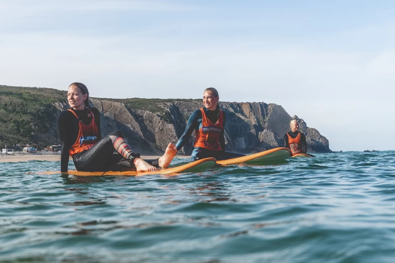 Surfcamp im Herzen von Carcavelos: Dein Surfurlaub nahe Lissabon