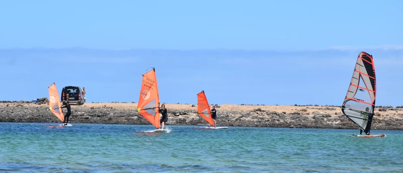 Windsurf Camp auf Fuerteventura: Wo die Sonne fast jeden Tag scheint!