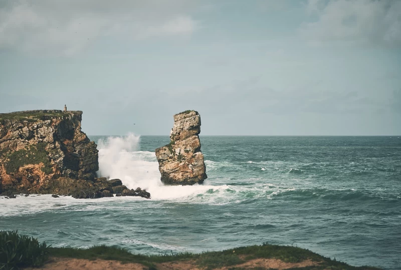 Surf & Sunset: Dein Surfurlaub mit Meerblick in Peniche