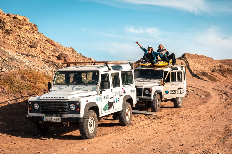 Familien Surfcamp mit Kinderbetreuung am Strand auf Fuerteventura