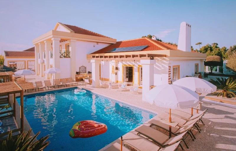 Boutique Surfhouse in der Sonne Portugals: Erlebe entspannte Vibes!