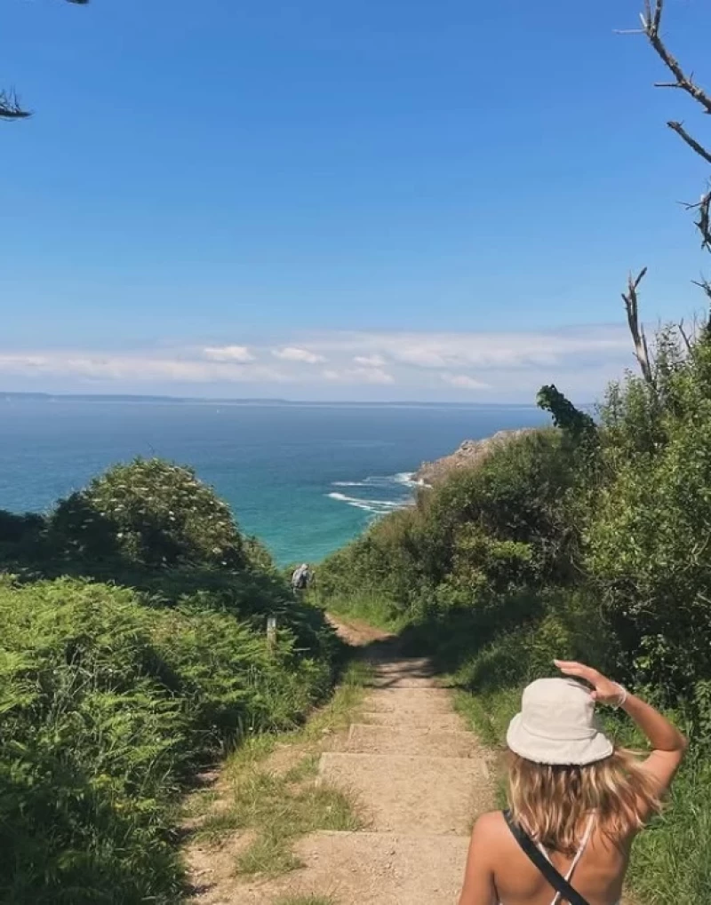 Surfen und Slow Living in der Bretagne - nur 150 Meter vom Strand