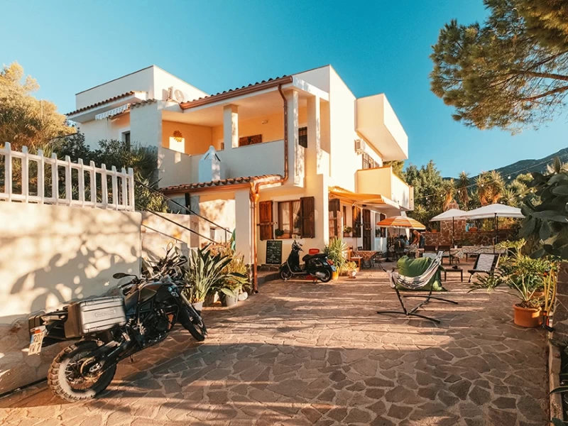 Yoga Holidays auf Sardinien - Sonne, Meer und Entspannung