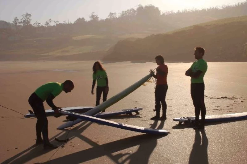 Surfcamp am magischen Traumstrand: Perfekte Wellen in Galicien