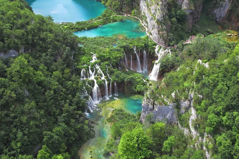 Flow in the Forest: Yoga-Retreat mit Besuch der Plitvicer Seen