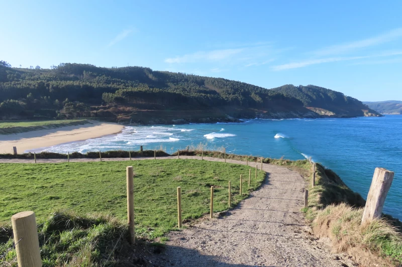 Surf- und Yoga Camp inmitten der nordspanischen Natur