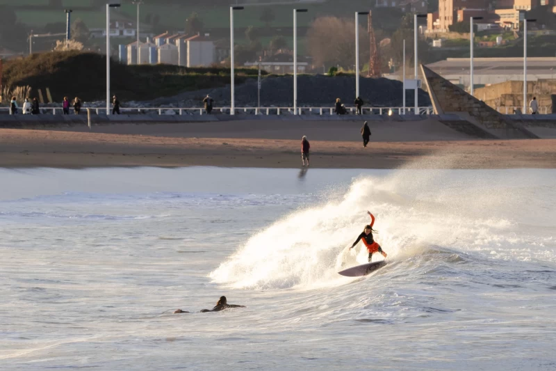 Surf camp in charming Gijón - Experience the magic of the Cantabrian!