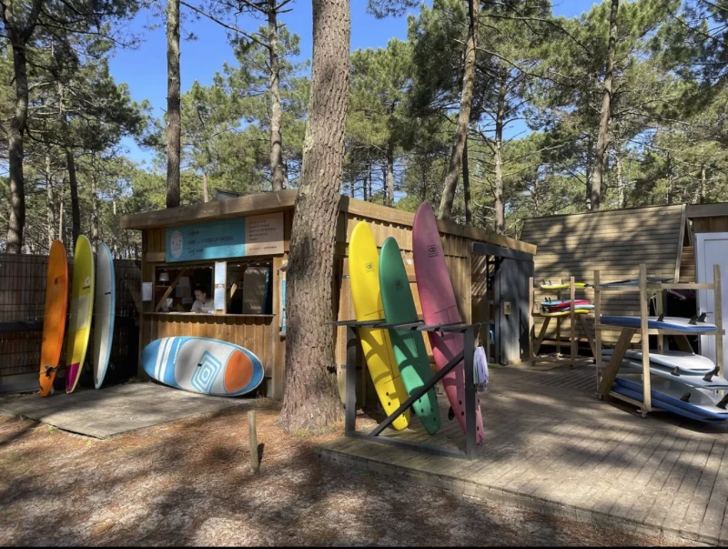 Surfen & SUP: Wellenreiten und Paddeln zwischen Pinien und Atlantik