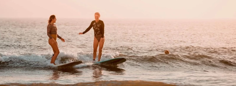 Surfhaus mit Pool am Strand vor Lissabon für Gruppen bis 34 Personen