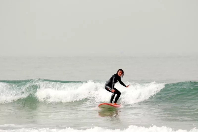 Surfcamp im sonnigen Marokko: Erstklassige Wellen und gute Laune