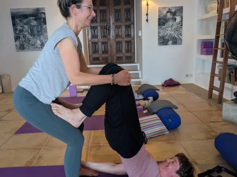 Spätherbst am See: Yoga & Ayurveda in Neu Schönau