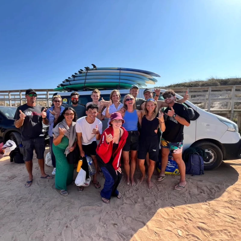 Surf Lodge am Strand: Gemeinschaft und die besten Wellen Europas