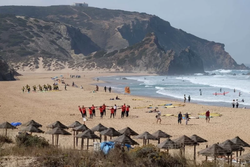 Learn to surf and meet new people at the surf hostel in Sagres