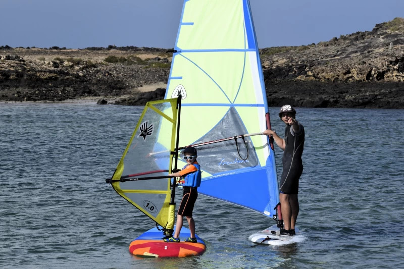 Windsurf Camp auf Fuerteventura: Wo die Sonne fast jeden Tag scheint!