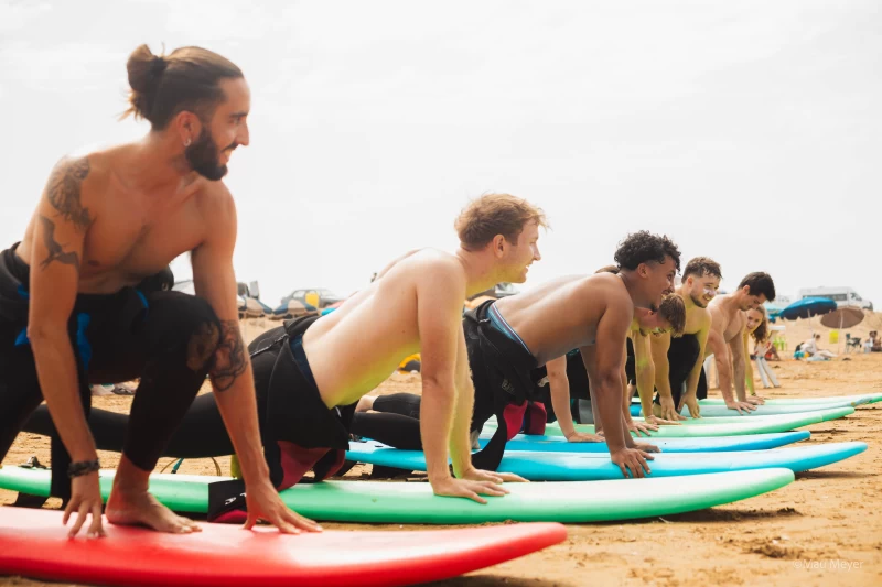 Surfer's Bliss: Dein Surf & Yoga Escape in Marokko