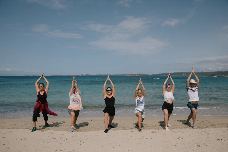 Yoga & Wandern auf Sardinien: Weiße Sandstrände & türkisfarbenes Meer