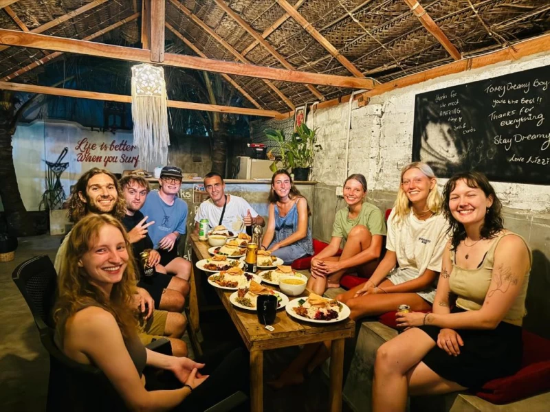 Surf-Hostel an der Ostküste Sri Lankas: Surfen unter Gleichgesinnten