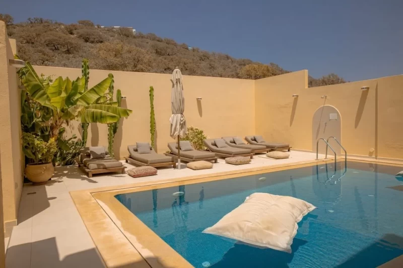 Auszeit am Paradise Plage: Yoga, Meditation & kulinarischer Genuss