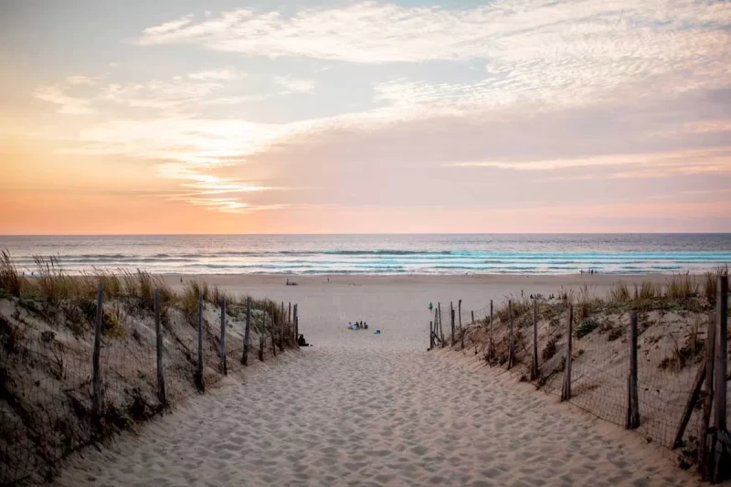 Die Klassenfahrt eures Lebens: Camping, Sonne, Wellen & gute Vibes