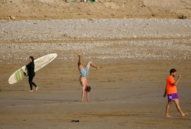 Surfen, Breathwork und Ausflüge in Marokkos Natur
