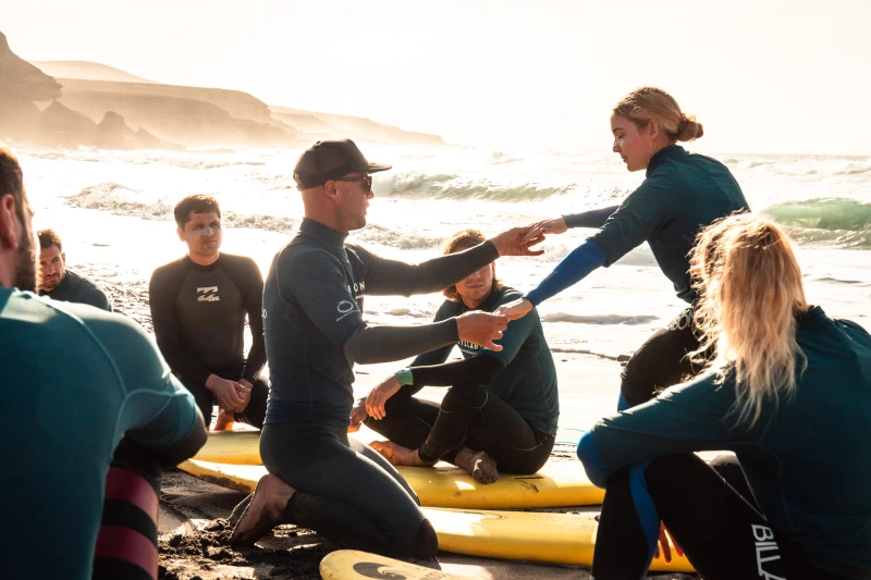 Surfcamp im spanischen Fischerort – Surfen & Spaß auf Fuerteventura!