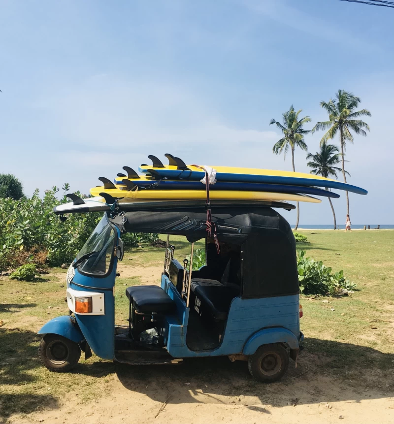 Surfparadies Sri Lanka: Charmantes Strandhotel & azurblaues Meer