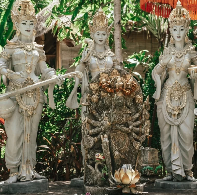 Spirituelles Yoga Retreat: Finde deinen inneren Frieden auf Bali