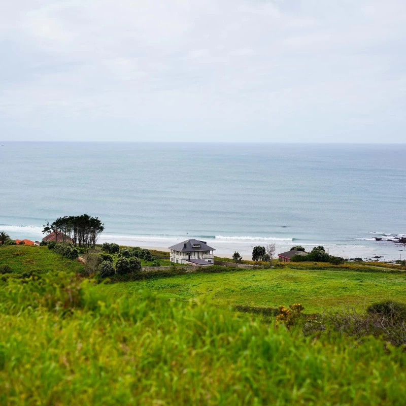 Surfcamp am einsamen Traumstrand in Galicien: Surfen, Natur und Spaß - 1/2