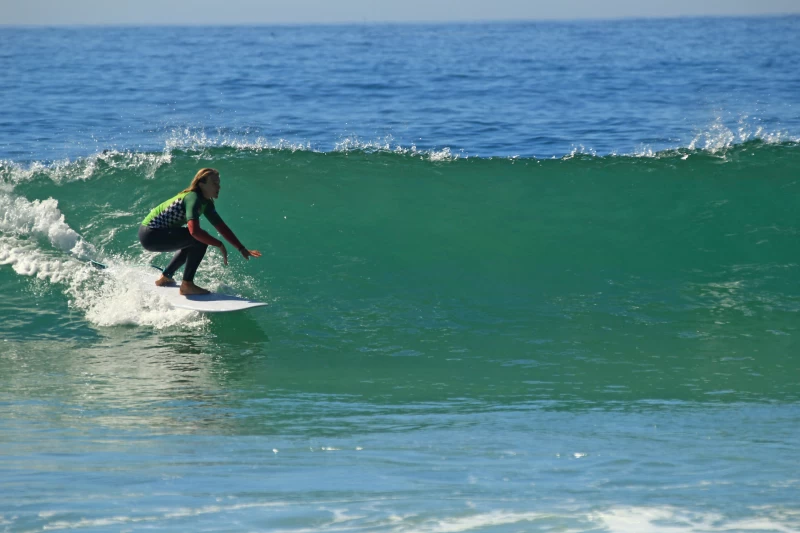 Surfcamp an der Algarve: Entspannte Atmosphäre &  jede Menge Spaß