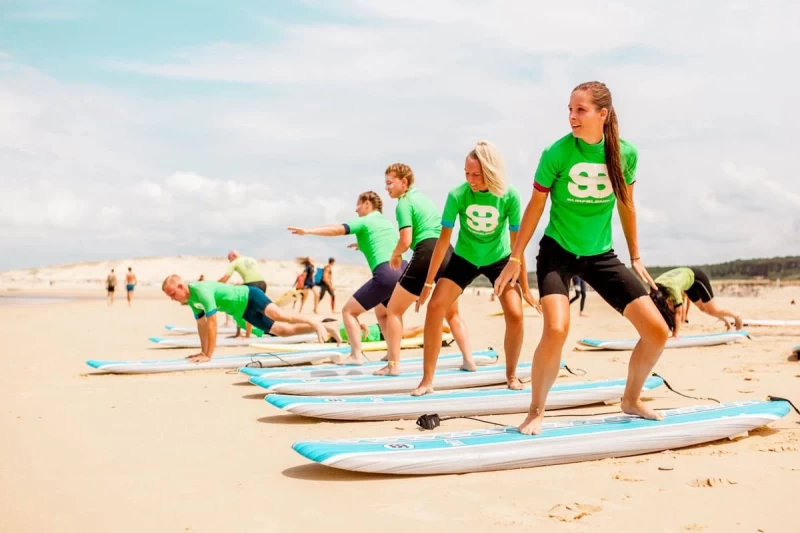 Für 18 - 24 Personen: Surfhaus mit Pool und Meerblick an der Algarve