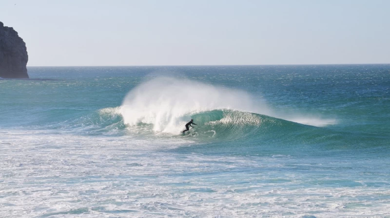 Surfurlaub an den beeindruckenden Stränden der Südwestalgarve