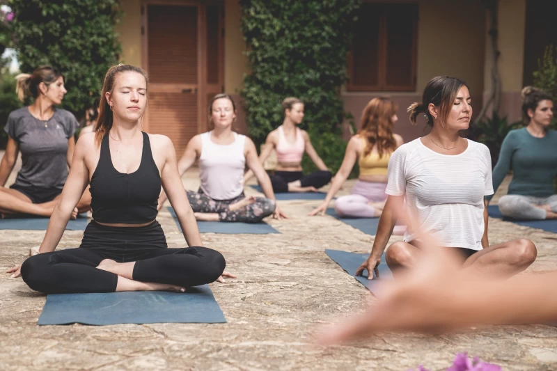 "The Healing Power of Simplicity" Yoga & Meditation Retreat Mallorca - 3/5