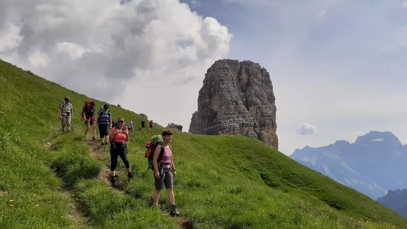 Faszination Dolomiten: Zu Fuß vom Pragser Wildsee nach Trentino