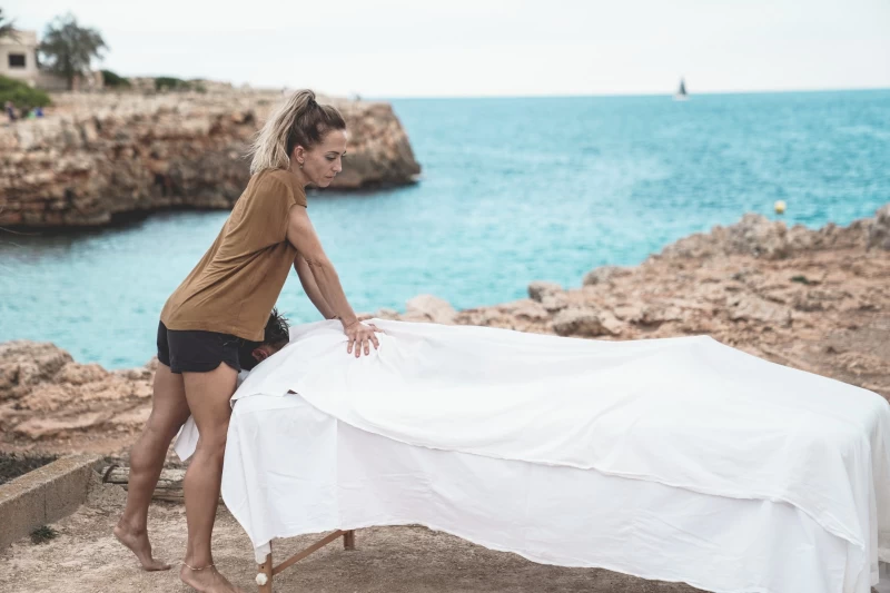 "The Healing Power of Simplicity" Yoga & Meditation Retreat Mallorca - 4/5