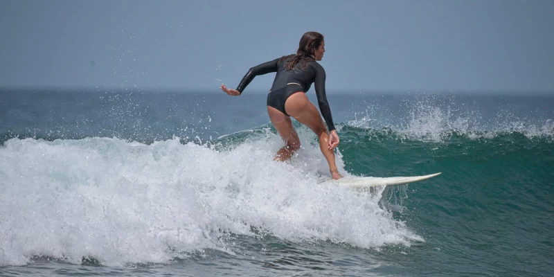 Surfcamp direkt am Strand: Pura Vida, Gemeinschaft & perfekte Wellen