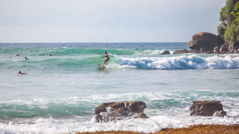 Surfcamp im Süden Sri Lankas: Zwischen Tradition und Luxus