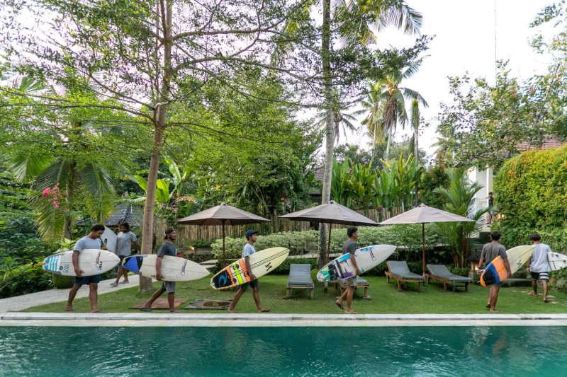 Entspannter Surfurlaub im familiären Retreat auf Bali
