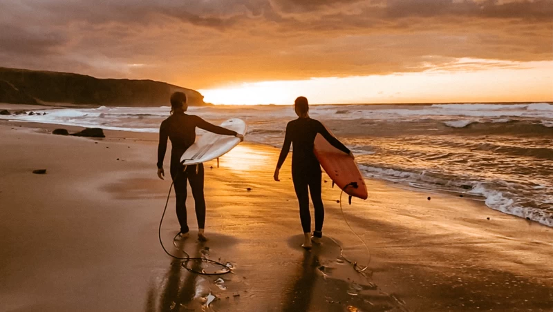 Wellen, Sonne, Freiheit – dein Surfurlaub in La Pared